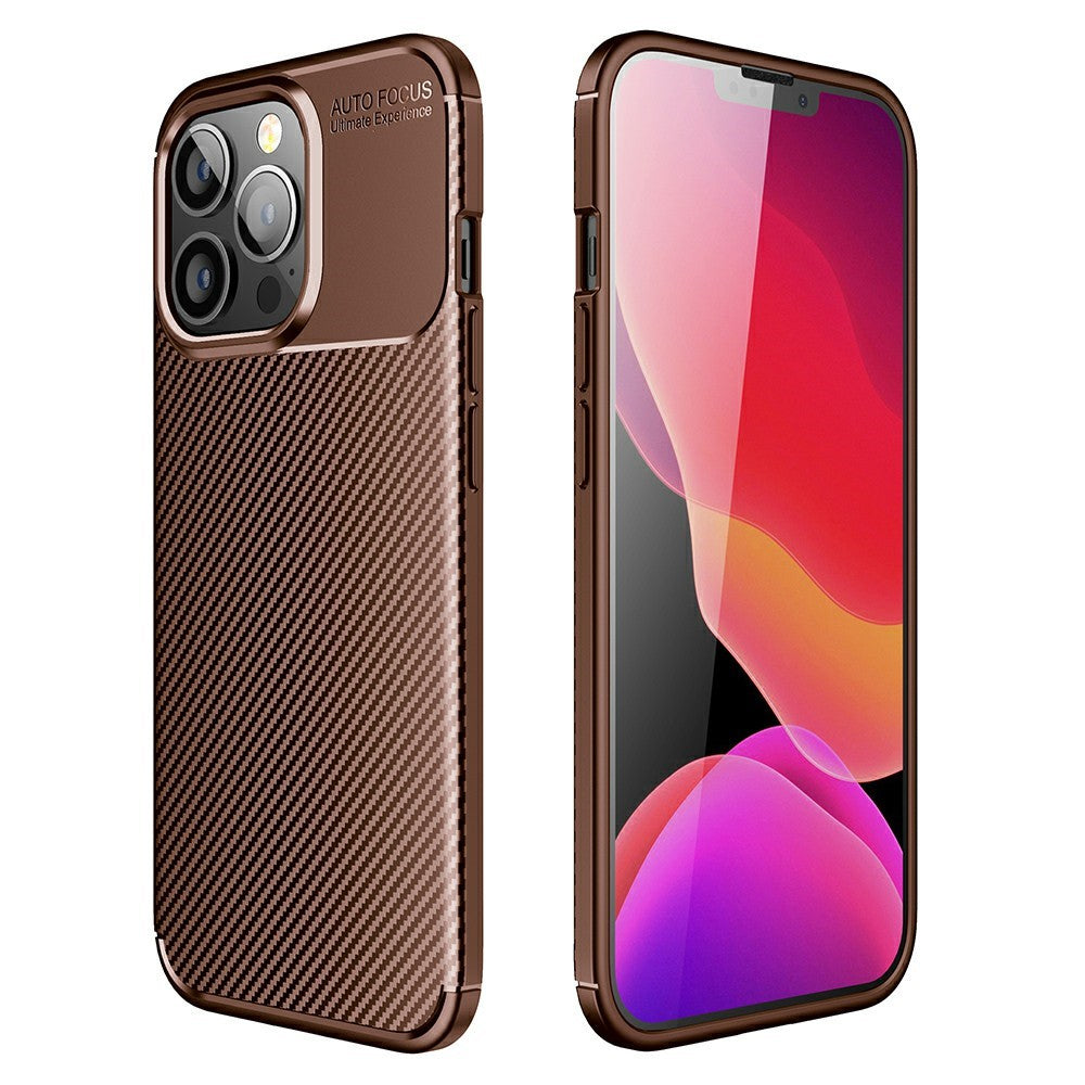 Силиконов, кафяв калъф - карбонов десен, тънък за iPhone 13 Pro